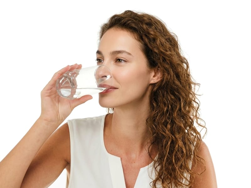 Mit Wasser schlucken